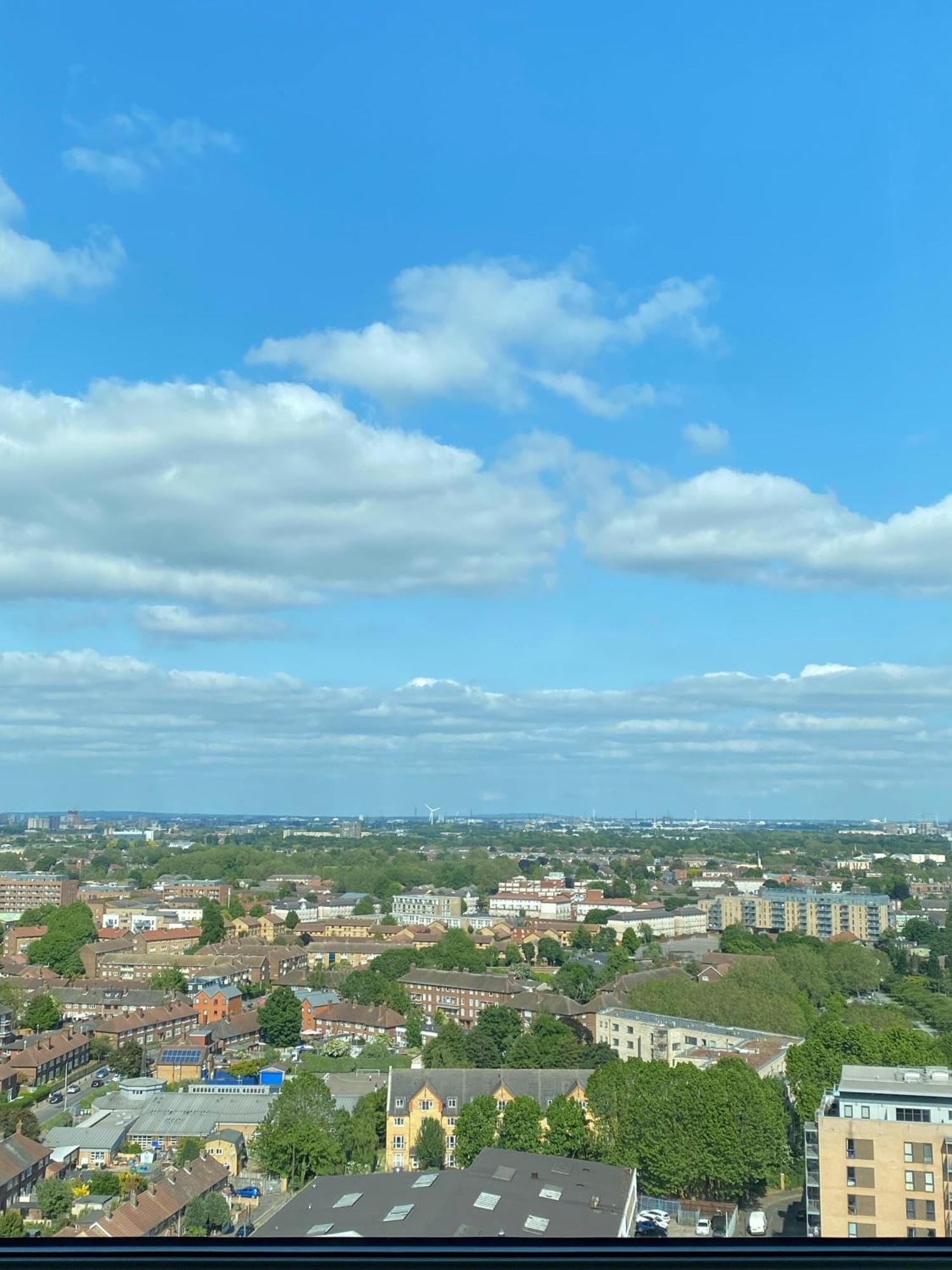 شقة Cozy Flat With Stunning Views لندن المظهر الخارجي الصورة